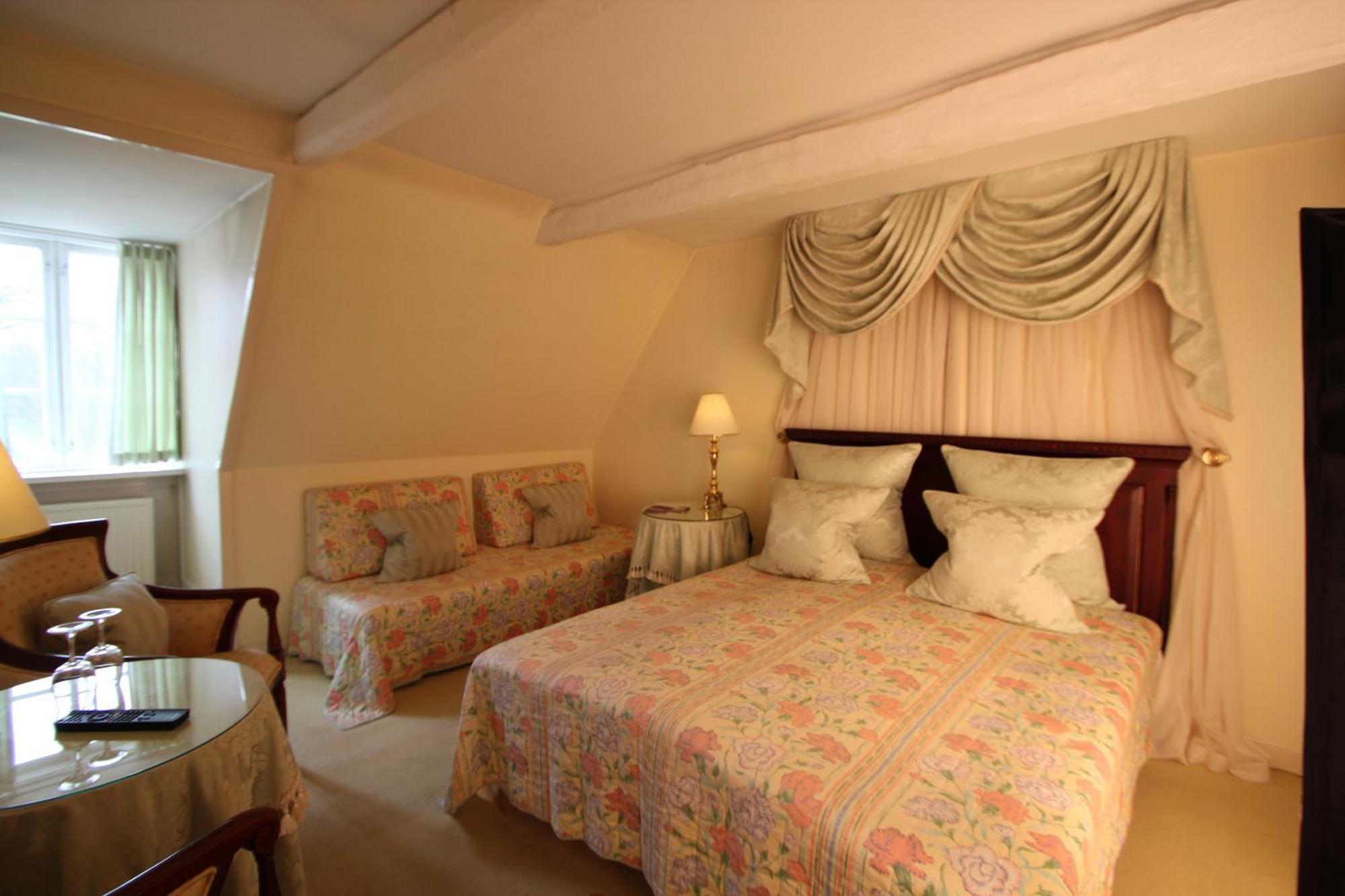 Store Restrup Manor House Rum bild
