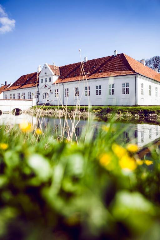 Store Restrup Manor House Exteriör bild