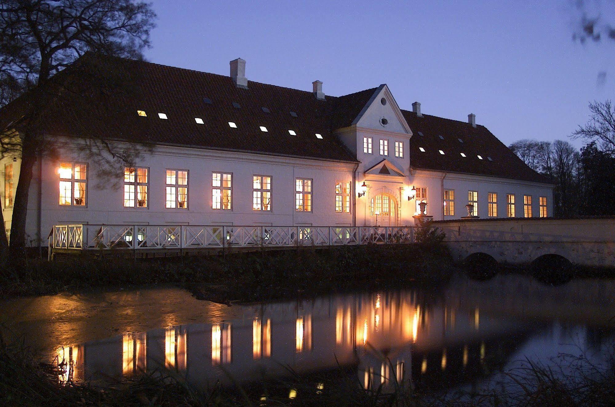 Store Restrup Manor House Exteriör bild